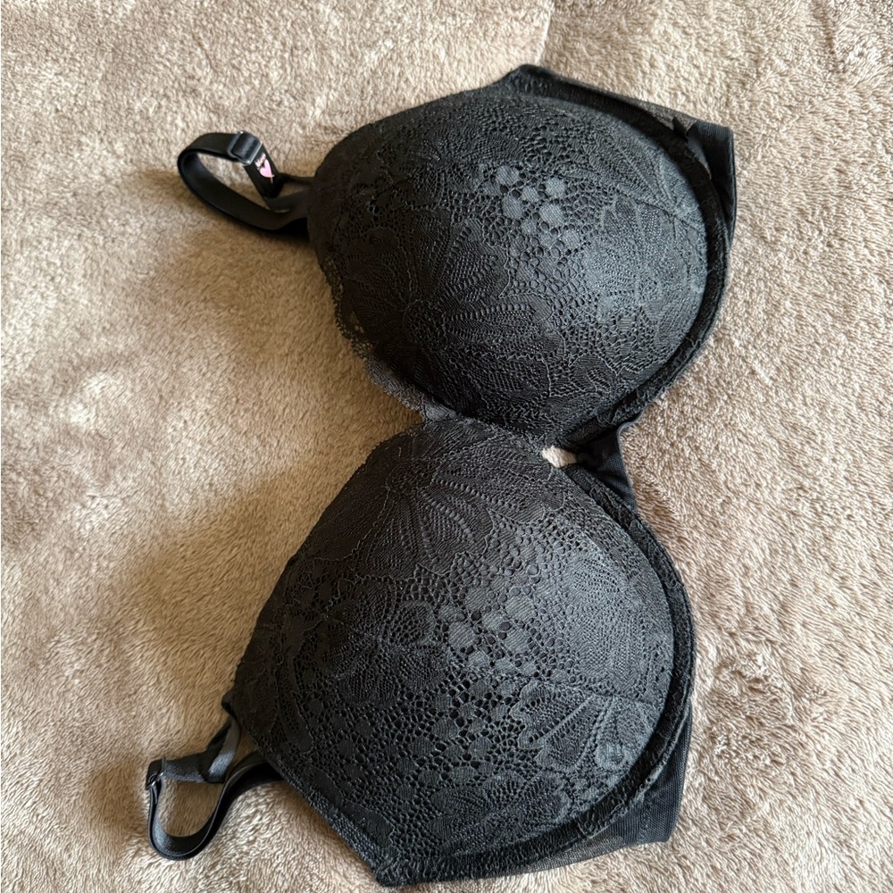 Victoria's Secret Black Floral Lace push up bra. New with tags. 36DD